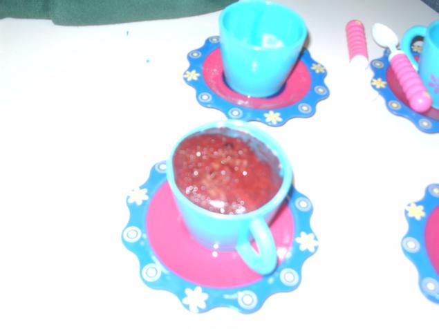  On Tuesday it was time for Frankensteins sceince laboratory which involved creating a rather unusual monster tea party. Experiments included: What happens when we mix acid and alkaline? How can we change water to a different colour? &nbsp;What happe