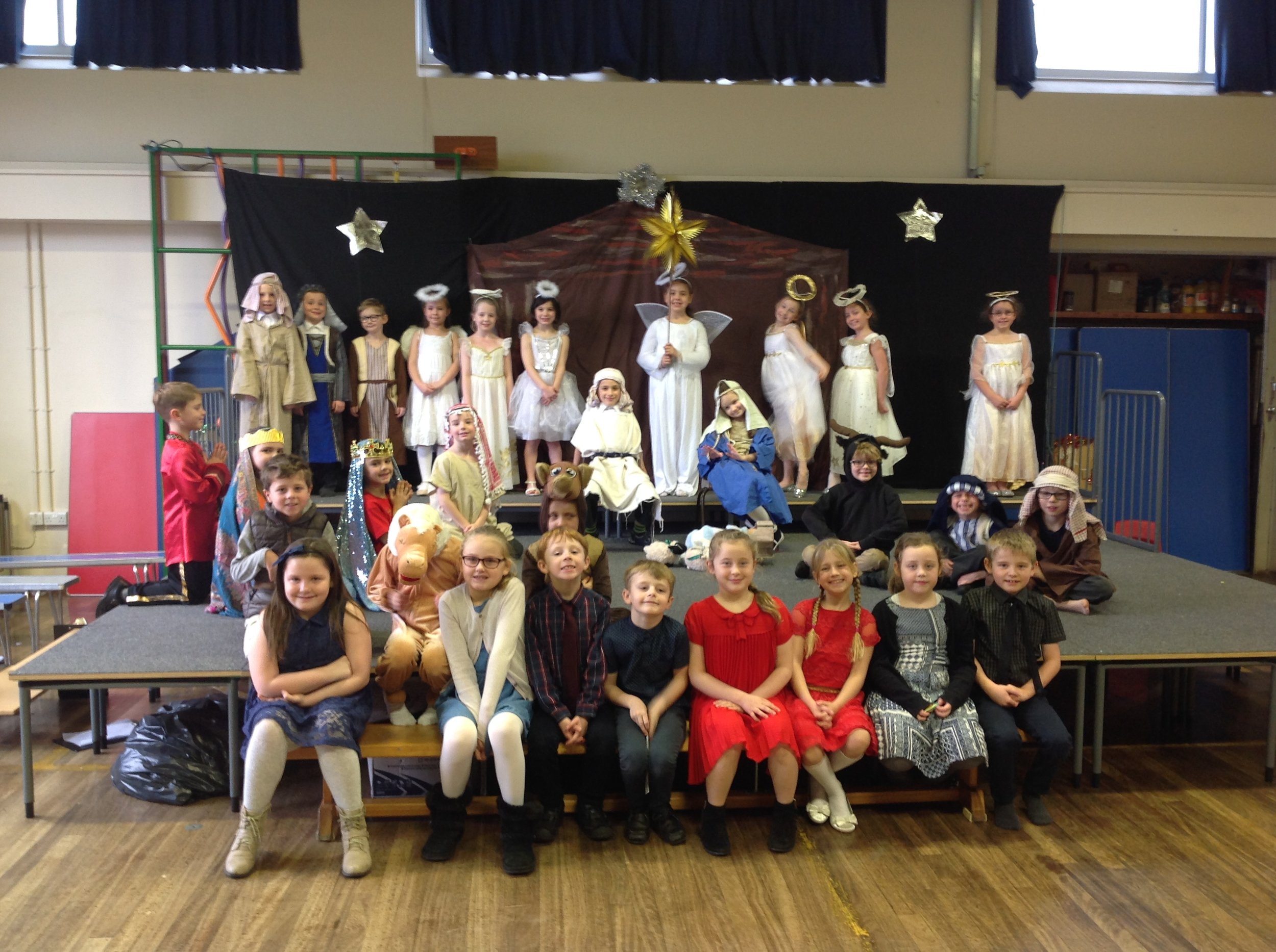The cast of the 2016 French Nativity: Year 3