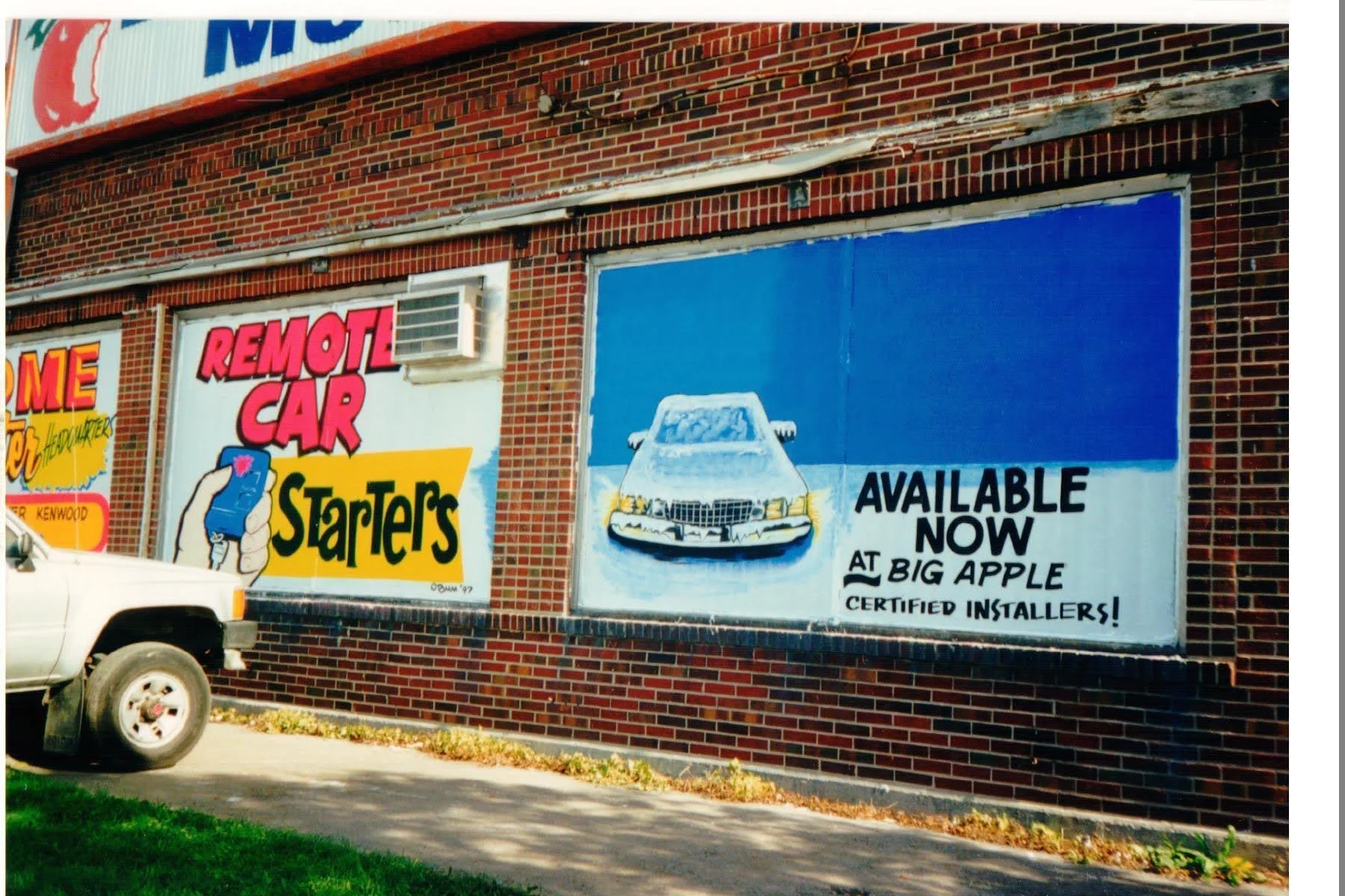 TOMM SIGNS_C30016.jpg