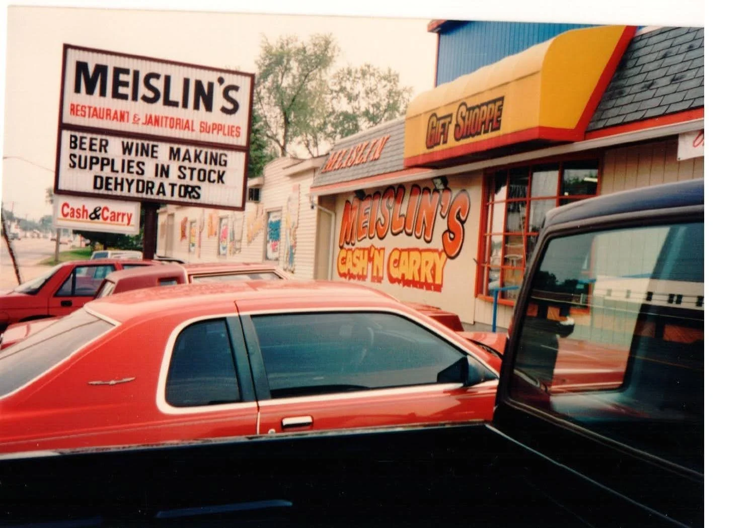 TOMM SIGNS_C60016.jpg