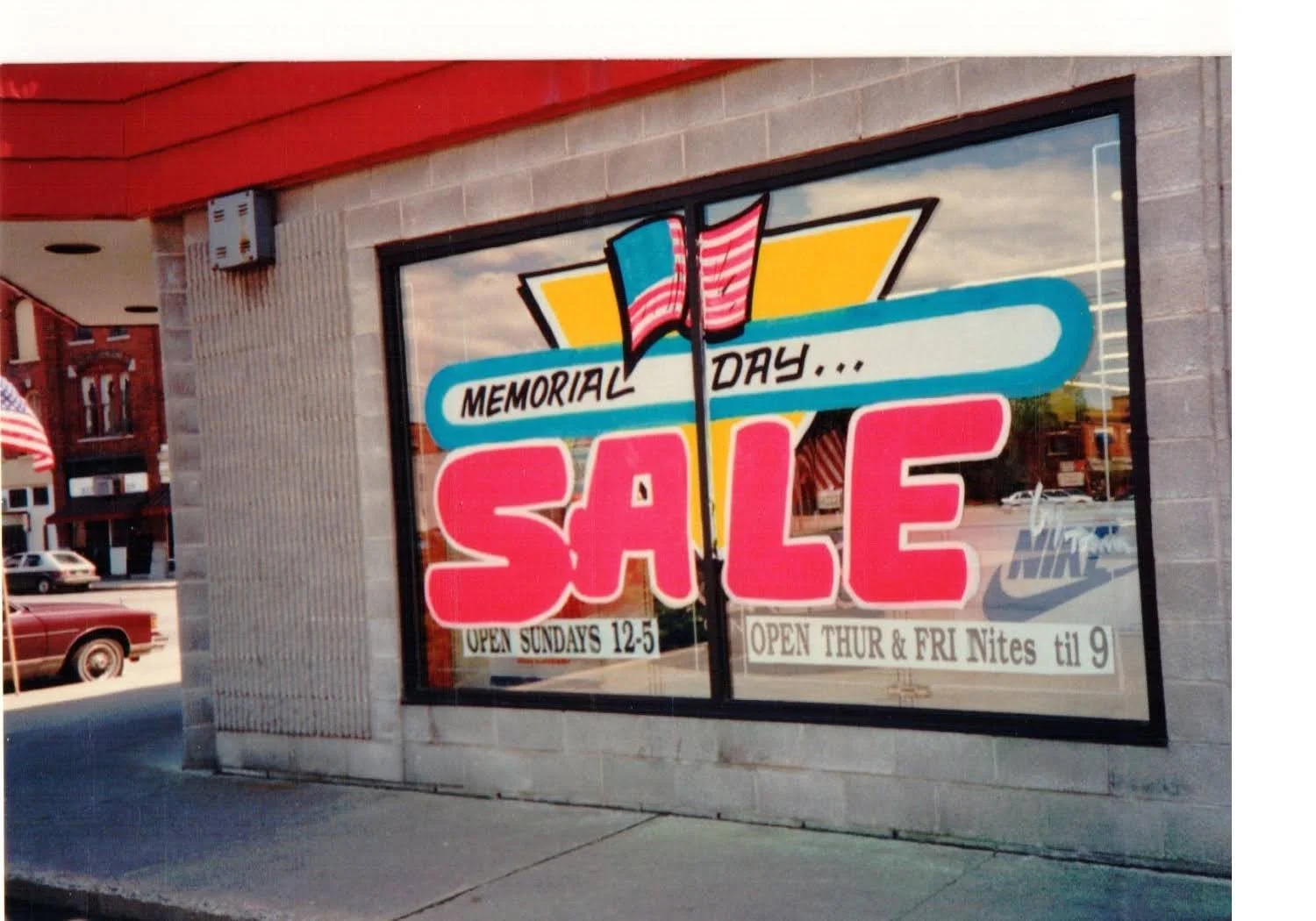 TOMM SIGNS_B60014.jpg