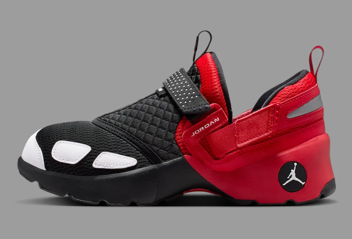jordan-trunner-lx-bred-black-university-red-hq2164-003.webp