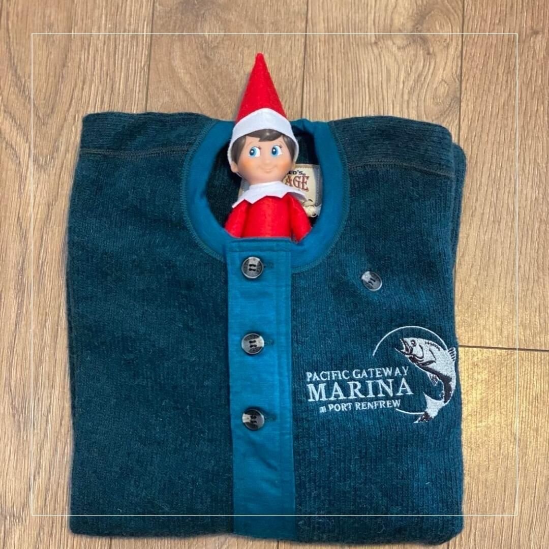 Looking pretty darn cozy in Port Renfrew!

How perfect is that colour 😍
@stanfields1856

#elfontheshelf #stanfiends #portrenfrew #westcoast #vanisle #marina