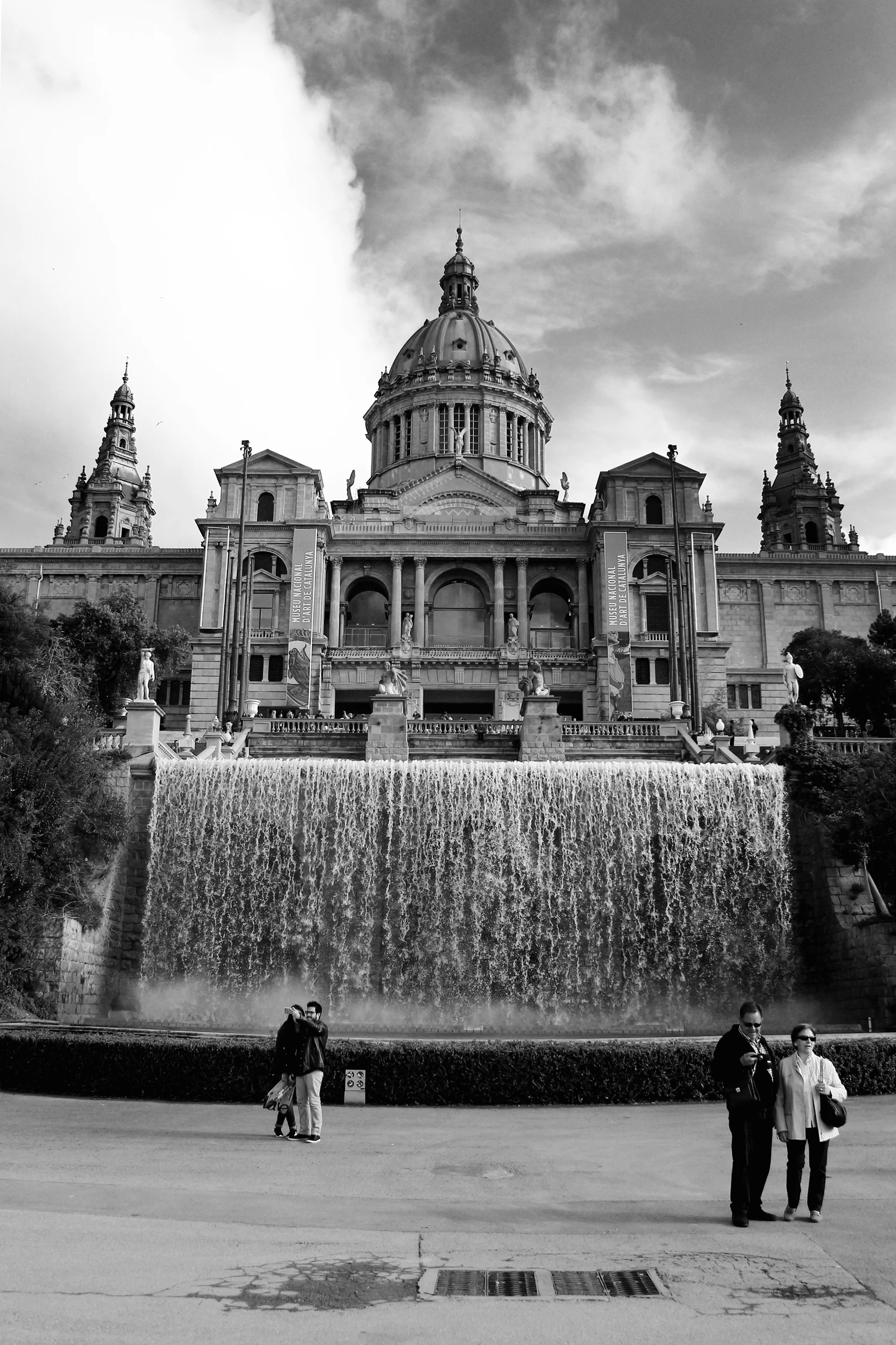BARCELONAfountain.jpg