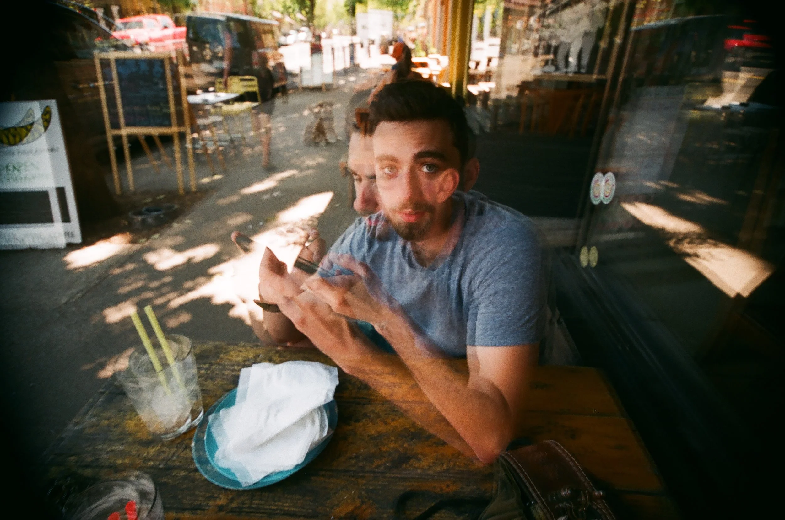 498102900015_10.jpg