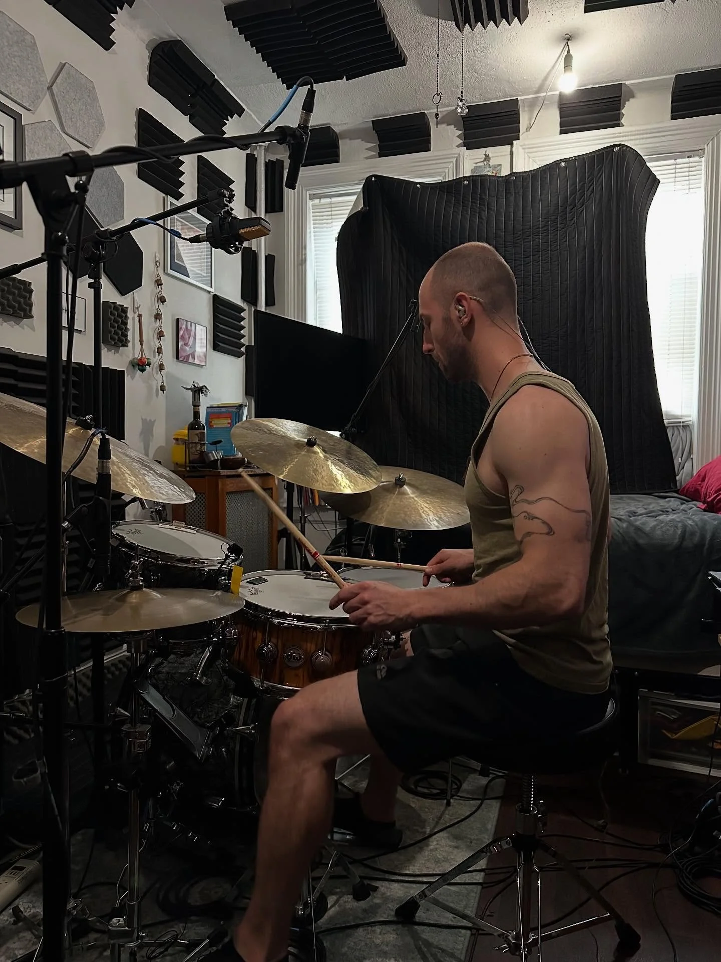 Been quiet here, but will be sharing more hopefully soon.
Been gigging, recording and building something special with @sjgaweda for @seawallsessions .

More to come! Will hopefully gets some grooves up more consistently soon. 
Stay groovin&rsquo;

#m