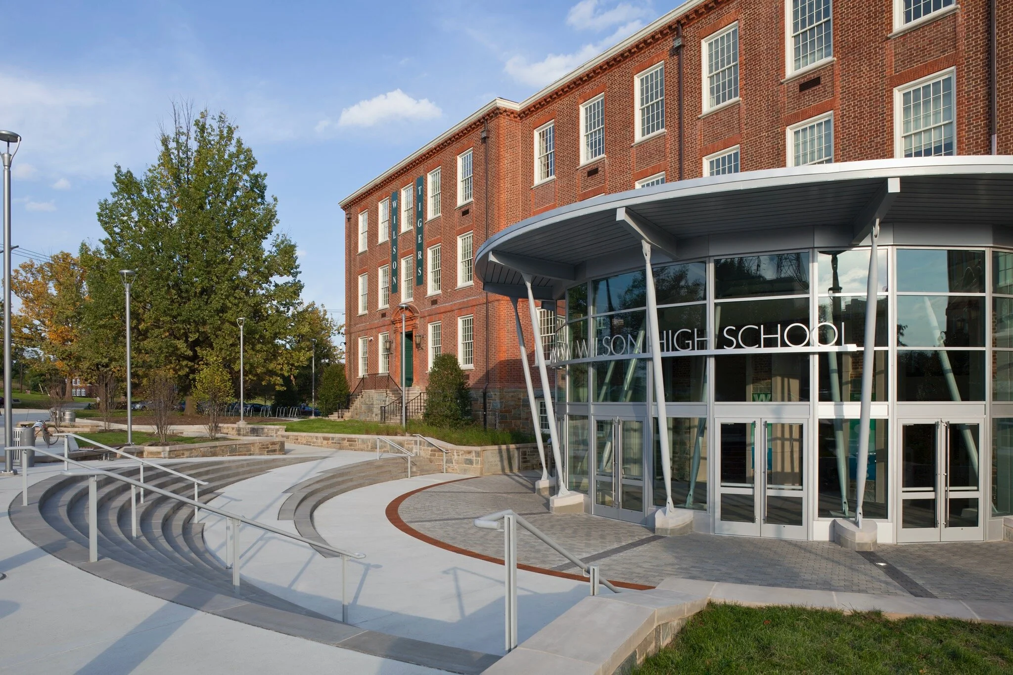 Exterior close left.jpeg