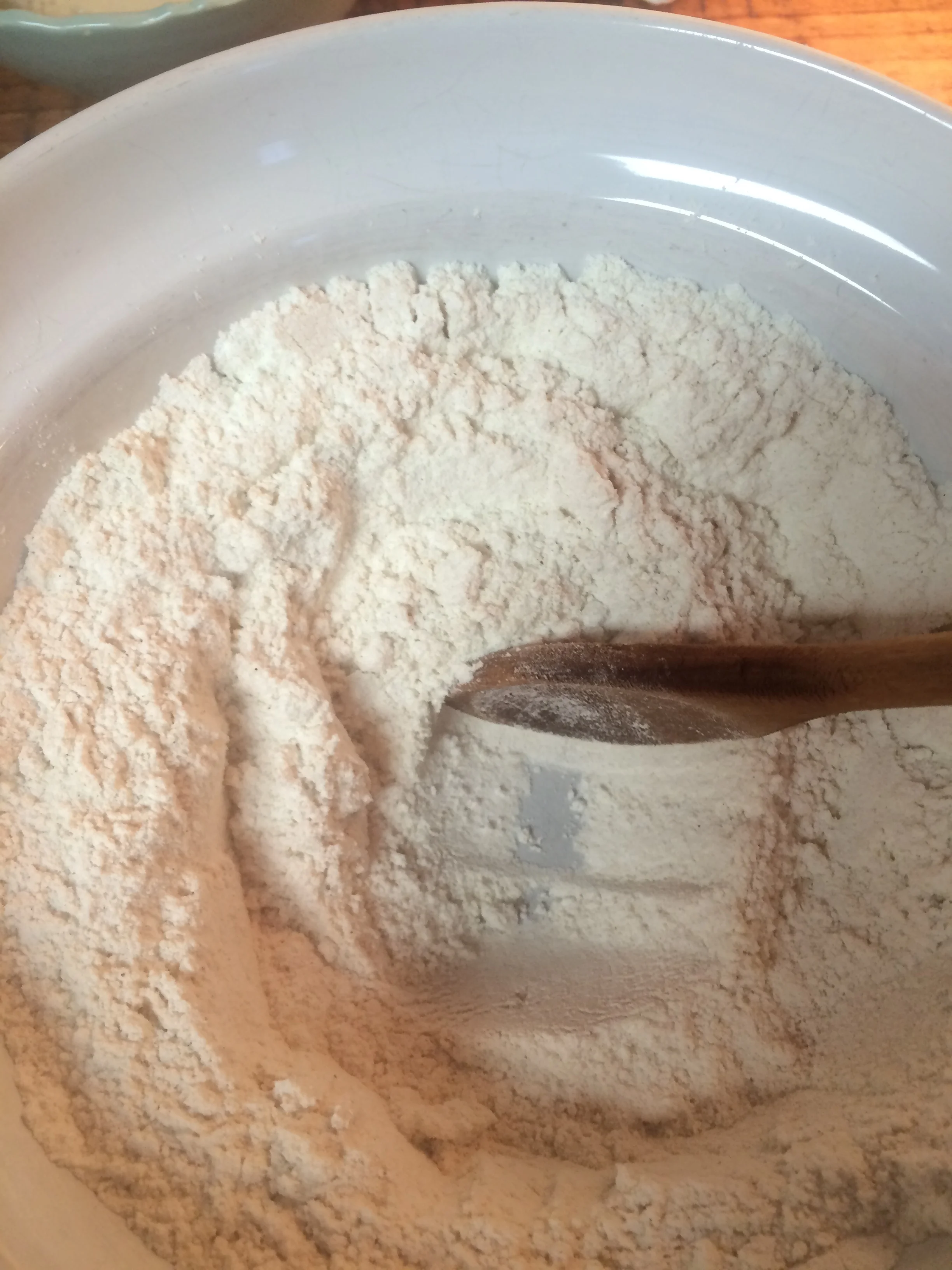 make a little "well" in center