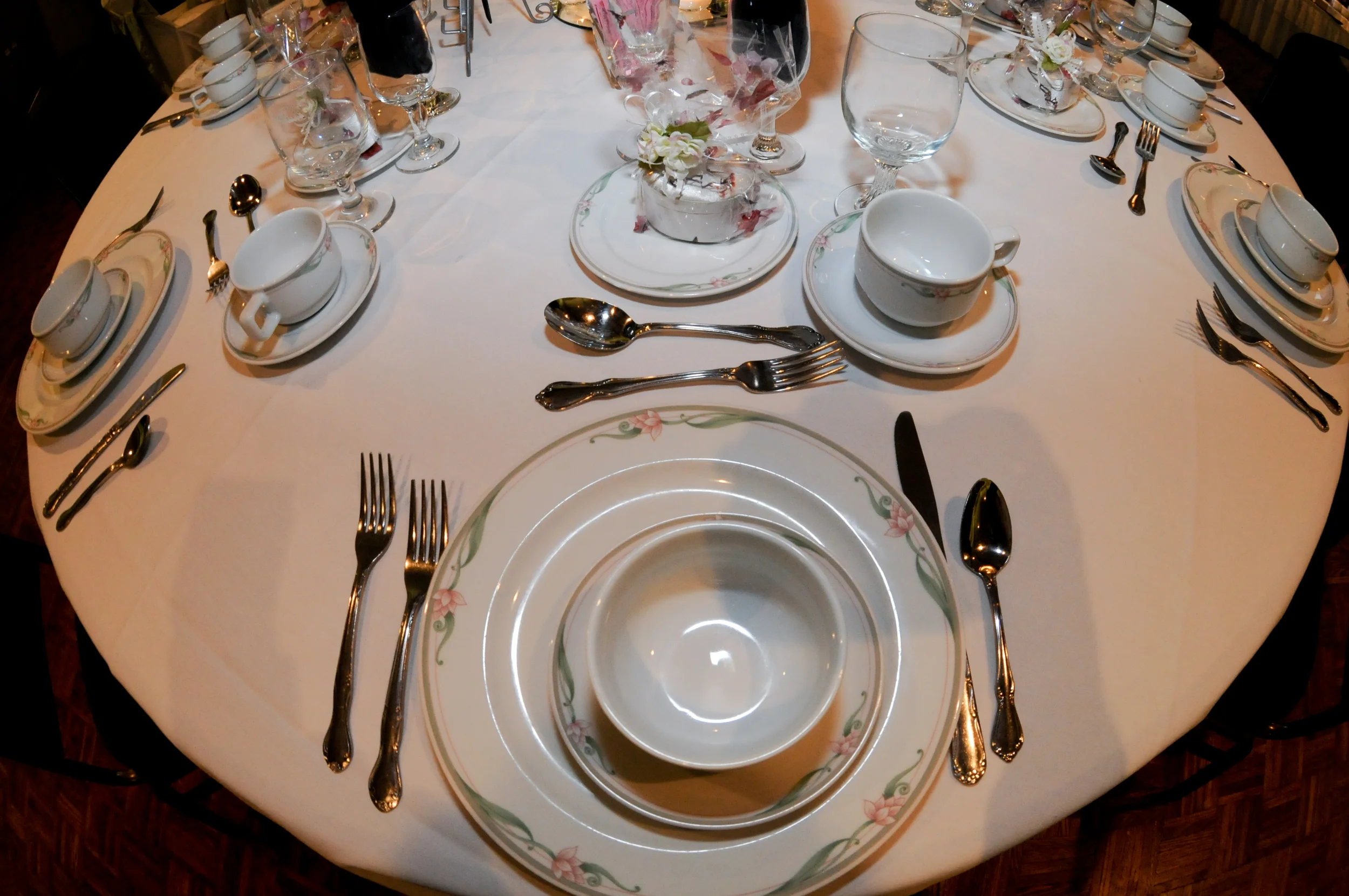 table-settings_7755026962_o.jpg