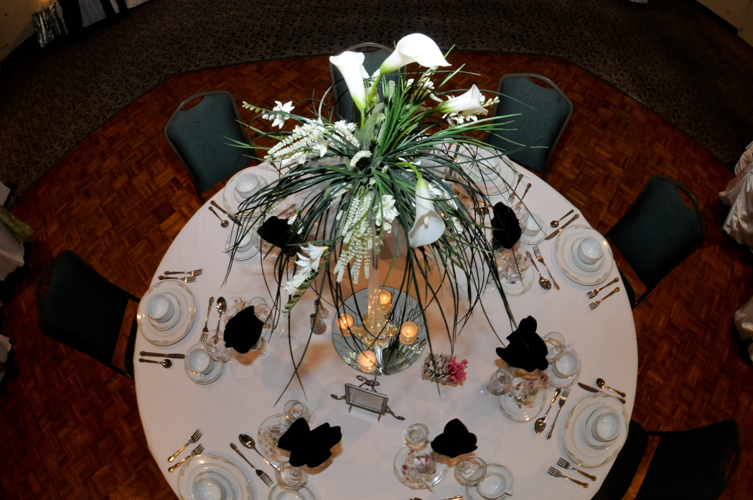table-settings_7755010352_o.jpg