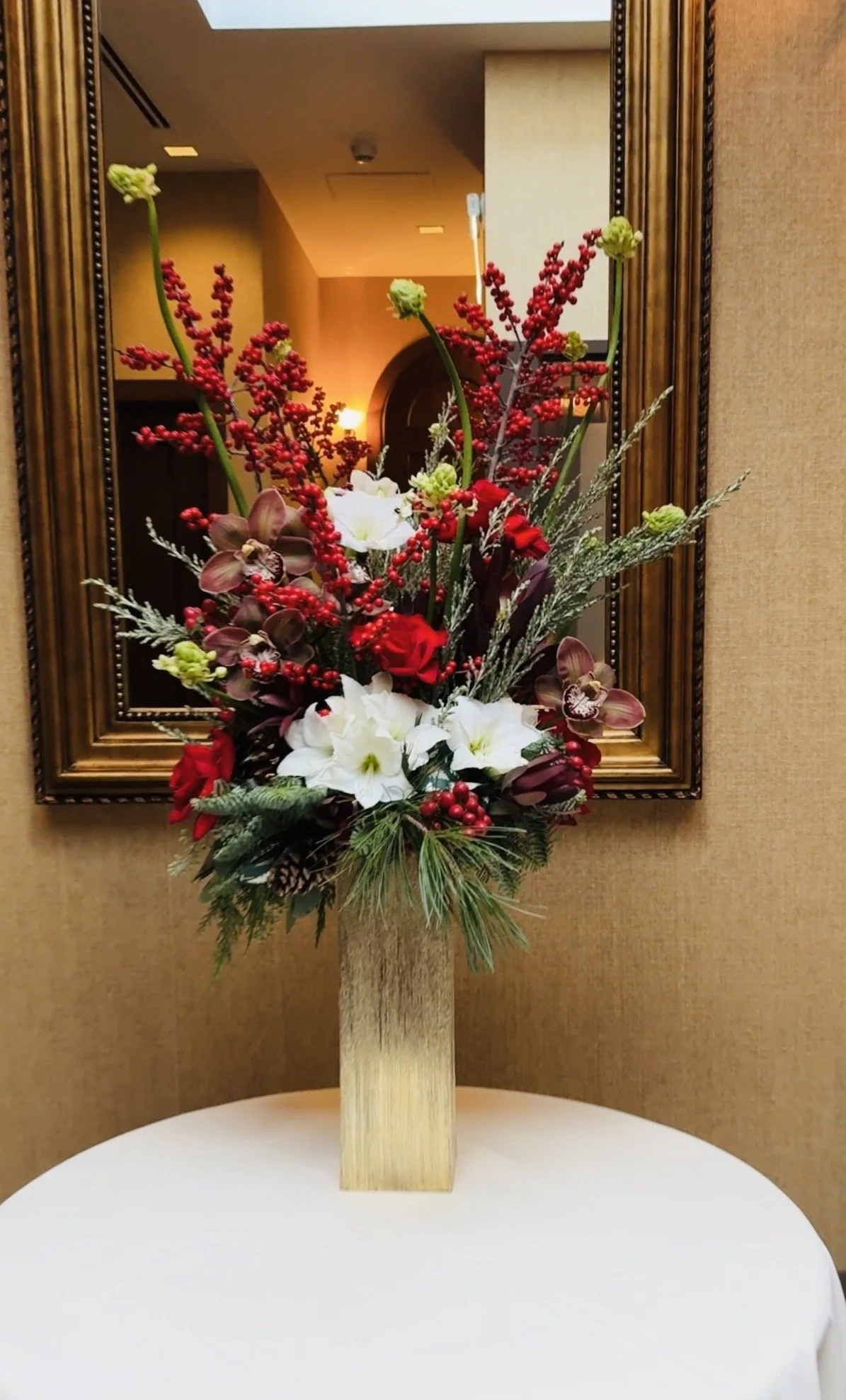 Holiday Welcome Arrangement