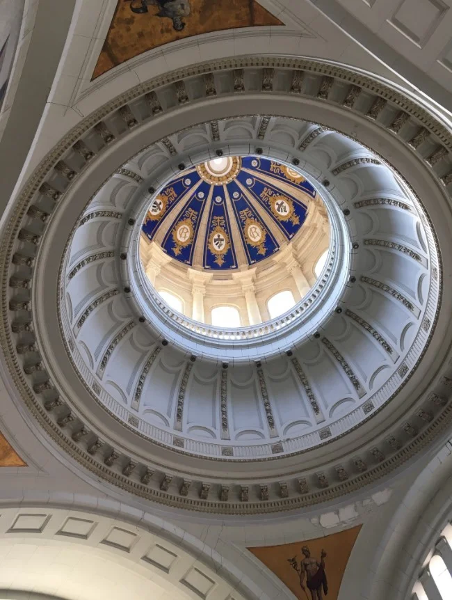 Inside the Museo de la Revolucion….looking up into the dome.