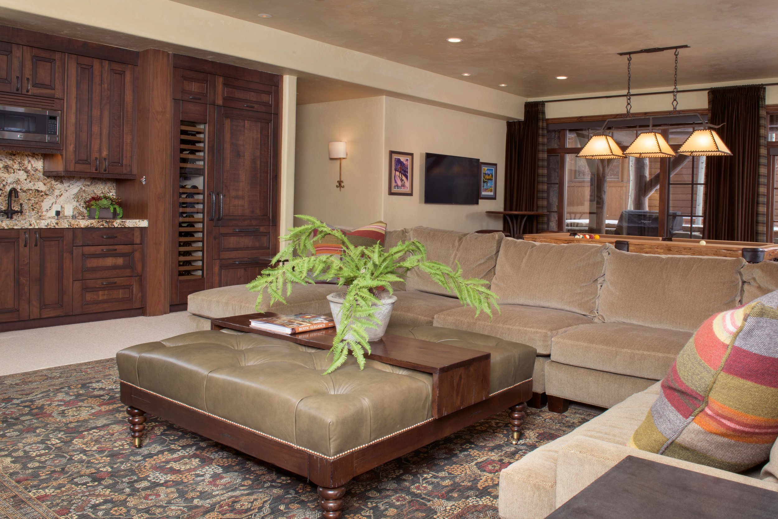 25Cresta_FamilyRoom.jpg