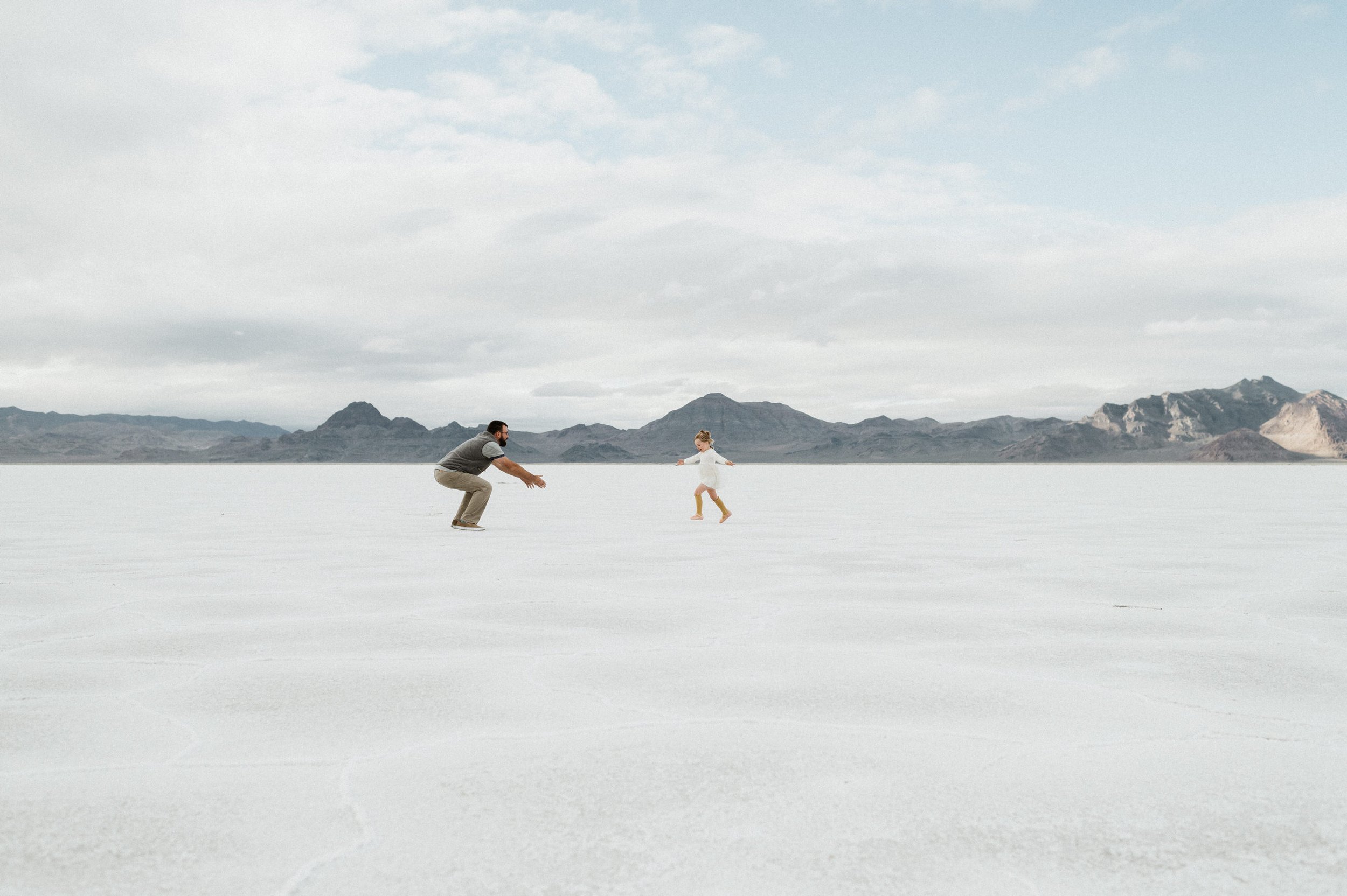 utah-salt-flats-family-photography-11.jpg