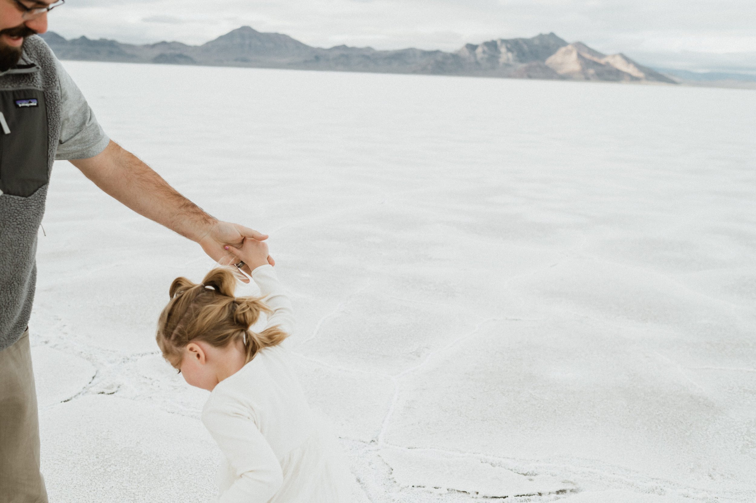 utah-salt-flats-family-photography-14.jpg