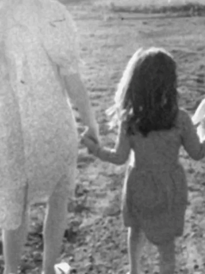 SPRING MINIS. Three days only, and then I&rsquo;m going to be on a bit of a break for health stuff. 

(If you know me in real life, you know my stomach is not a fan of doing it&rsquo;s job and needs a tune up, or maybe just a new identity).

March 27