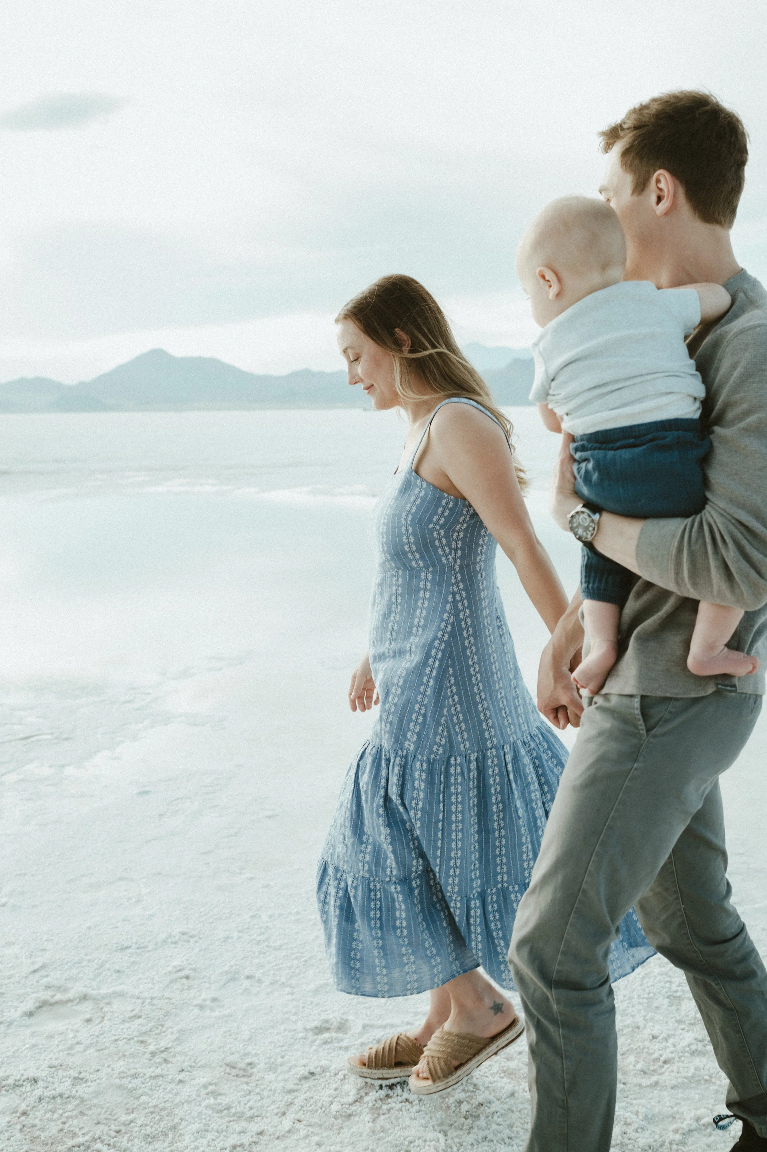 utah-salt-flats-family-photography-12.jpg