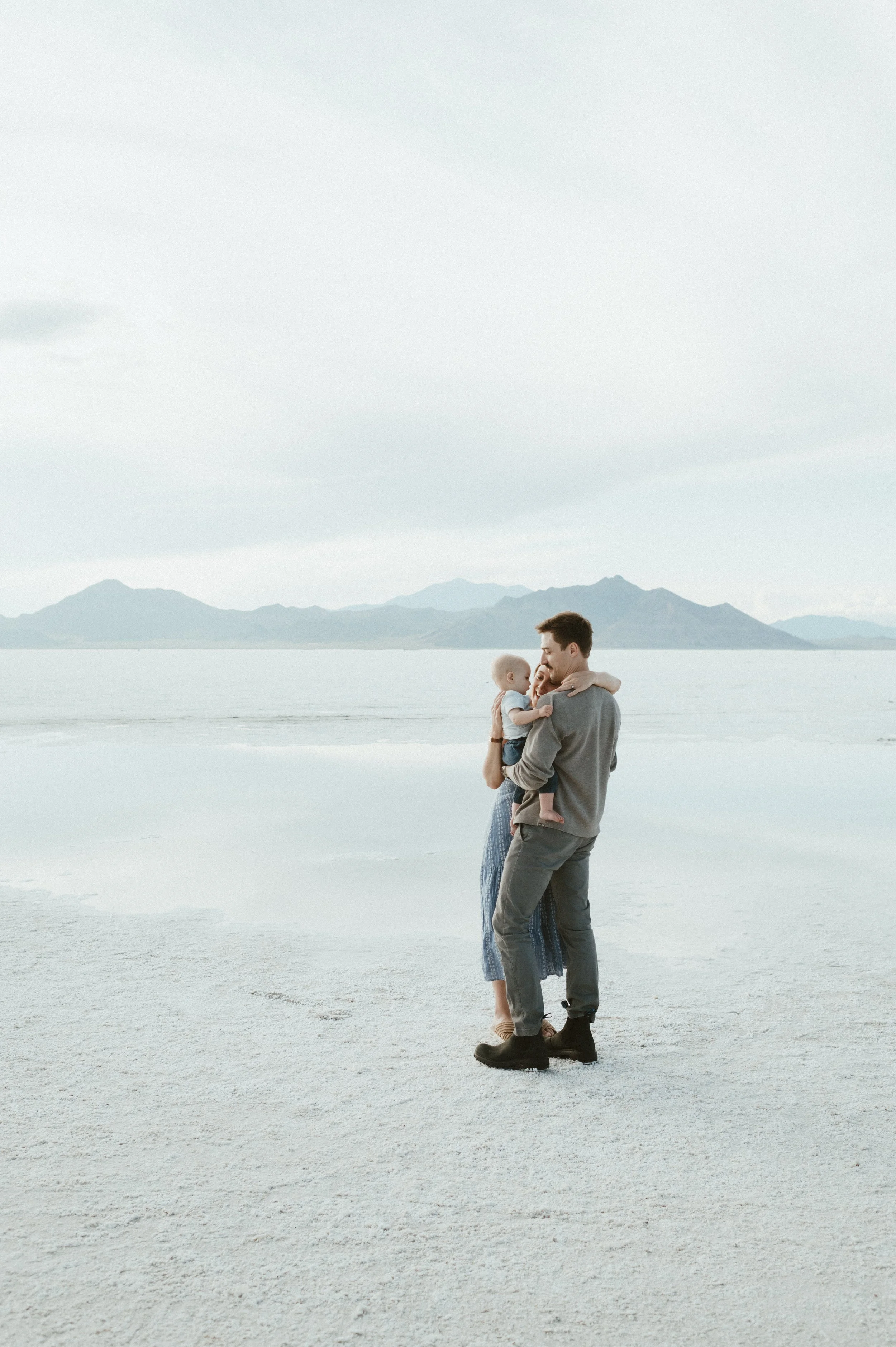 utah-salt-flats-family-photography-15.jpg