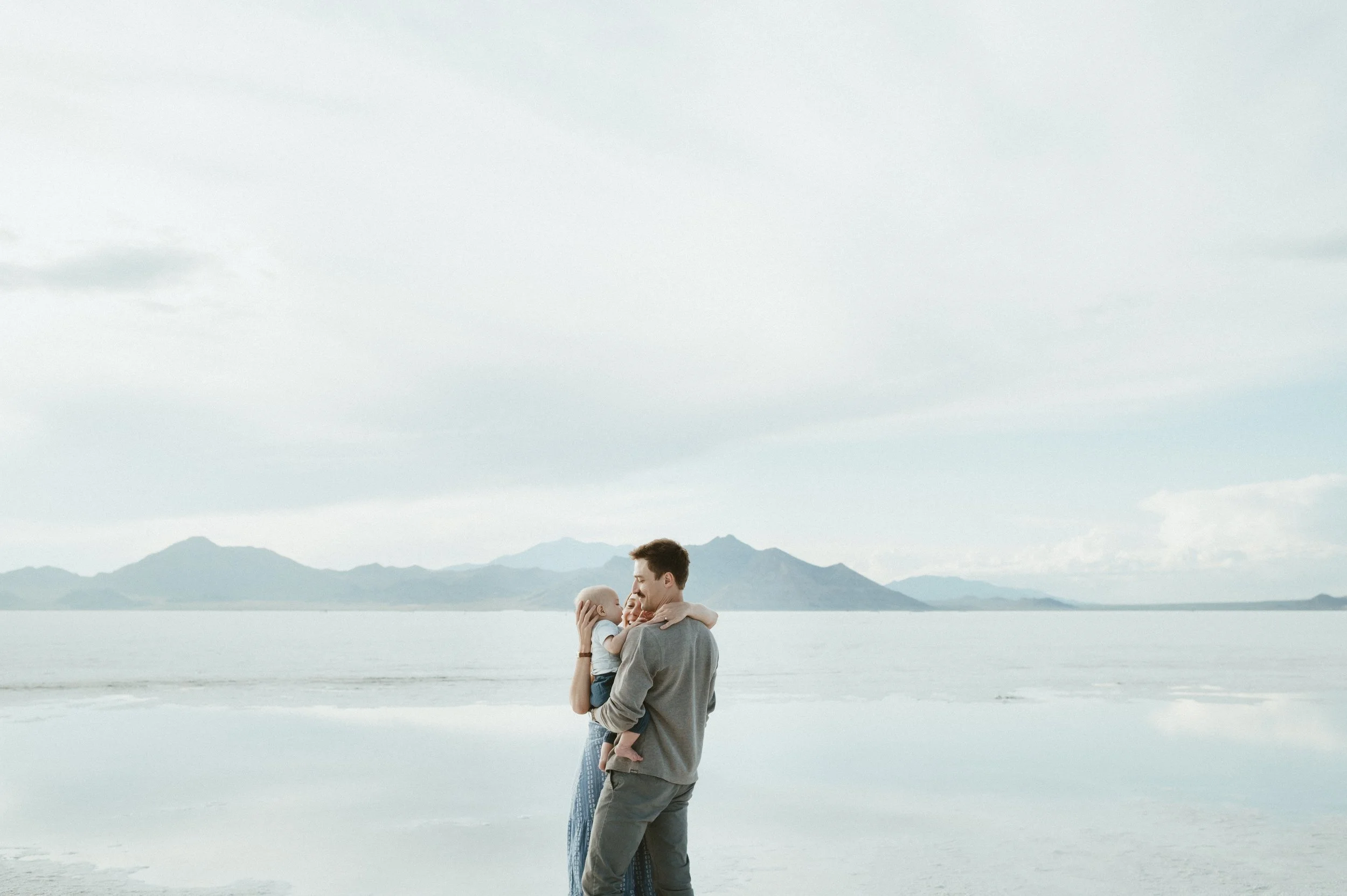 utah-salt-flats-family-photography-16.jpg
