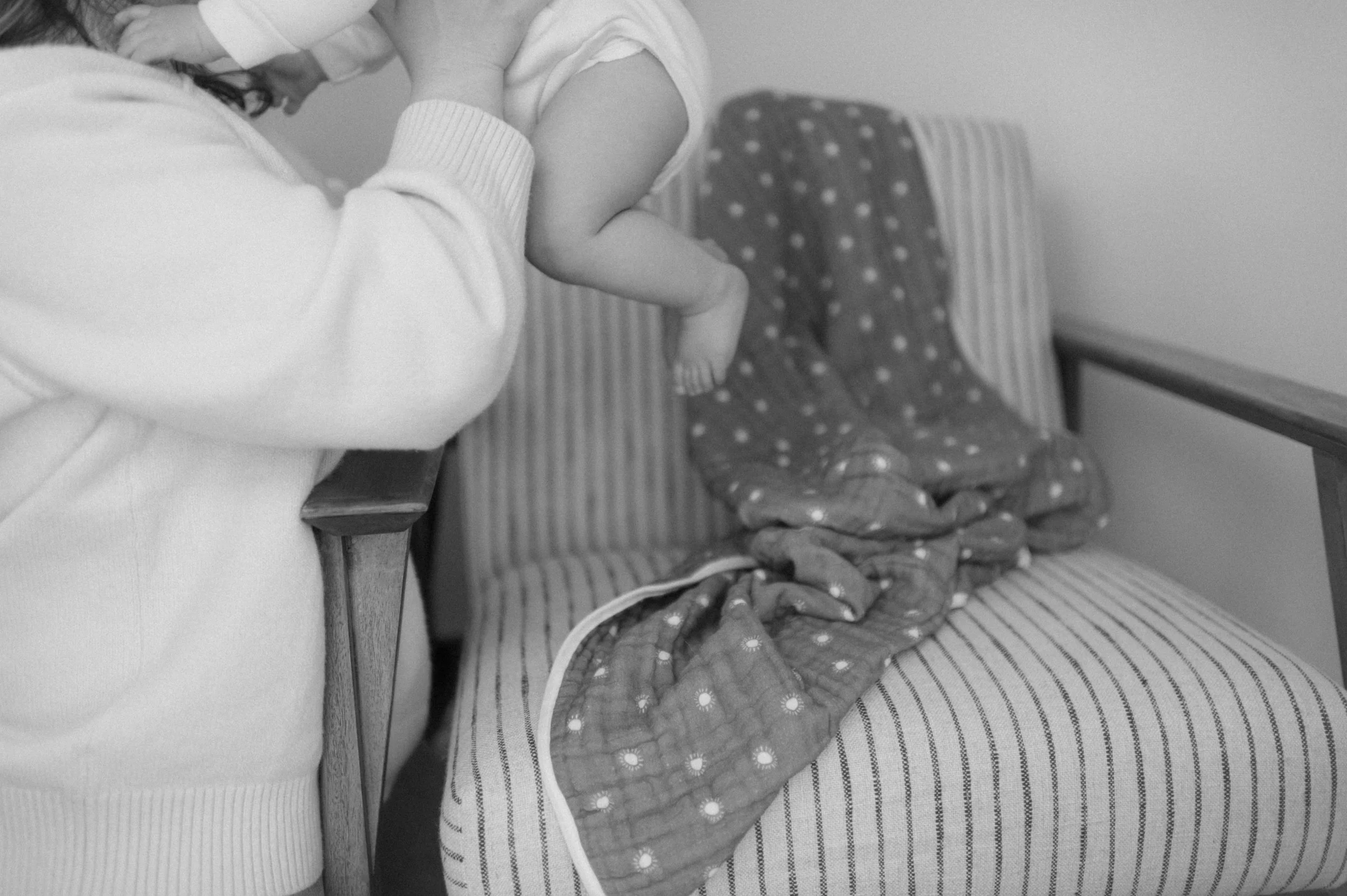 utah-product-photography-session-mom-and-baby-documentary-at-home-session-21.jpg