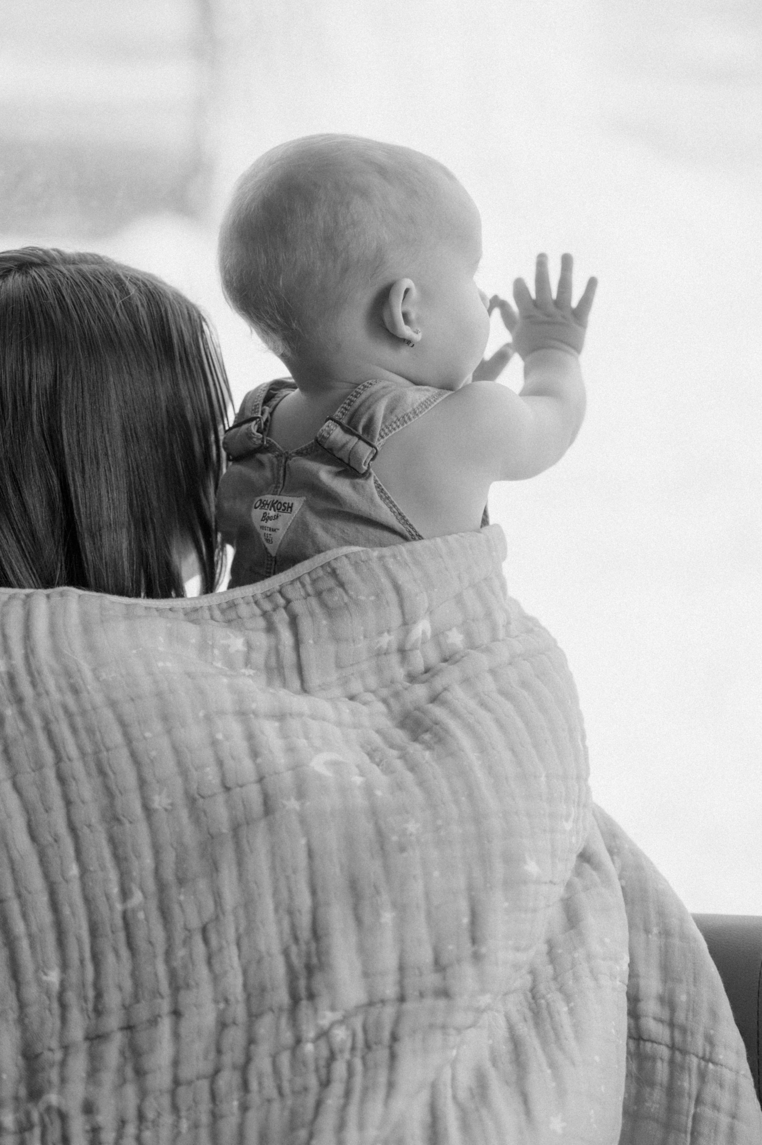 utah-product-photography-session-mom-and-baby-documentary-at-home-session-100.jpg