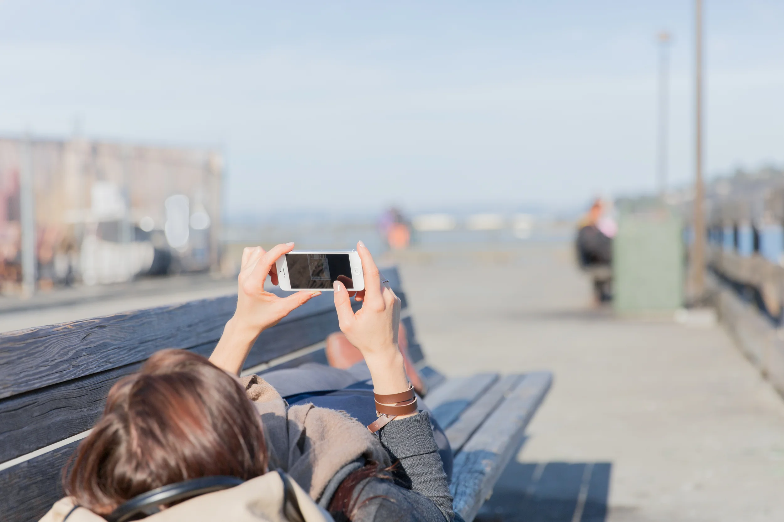Lifestyle_Bench_Female_iPhone_0131.jpg