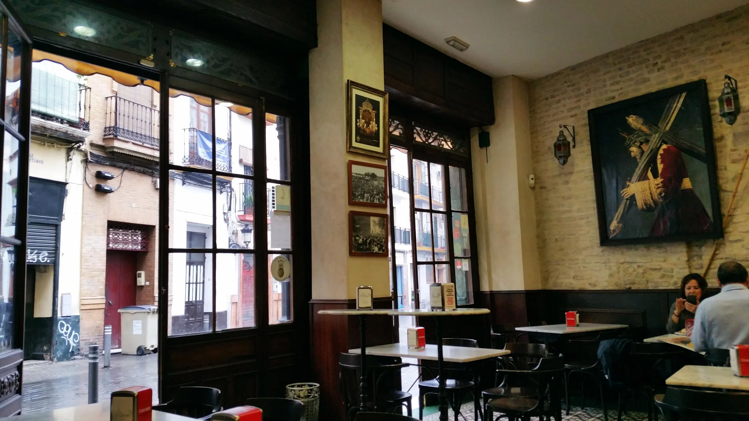 Tapas-bar-Seville.jpg