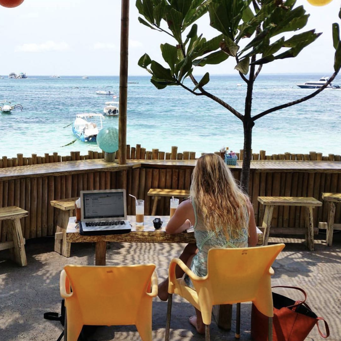 Remote-Working-in-Lembongan.jpg