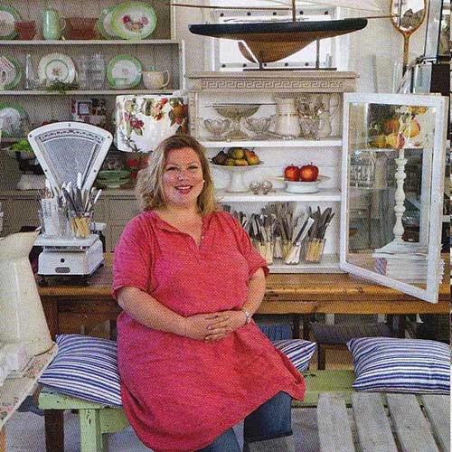 VINTIQUING IN THE COUNTRY, HOMES & ANTIQUES