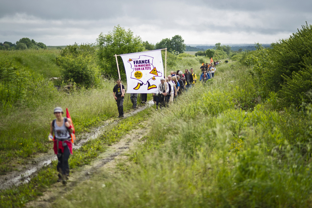  Rassemblement des opposants à l'installation du projet CIGEO sur les communes de Bure et Mandres
Bure, Dimanche 6 juin 2016. 