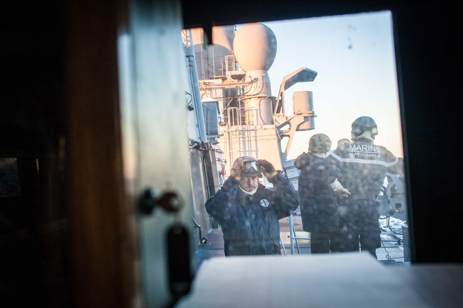  Mer méditerrannée, 30.11.2015. Exercices interarmées à bord de la frégate anti-aérienne le "Jean bart". Ces exercices incluent des tirs à balles réelles sur des drones et des cibles en mer. 