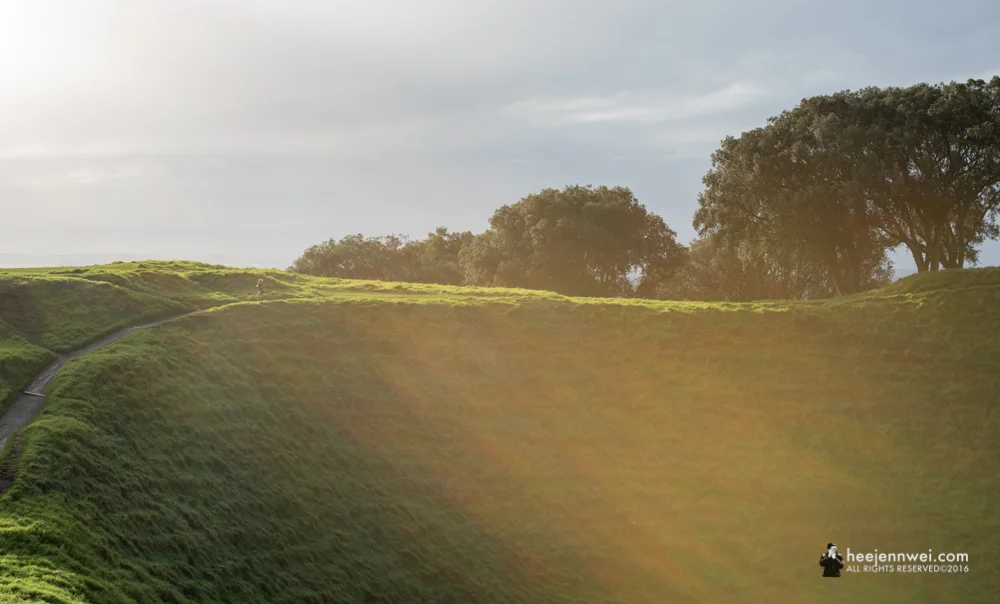 Rays over Mount Eden.