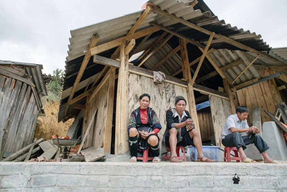 The H'mong hill tribe, despite the numerous minorities hill tribe in Sapa, they are noticeable different from their outfit.