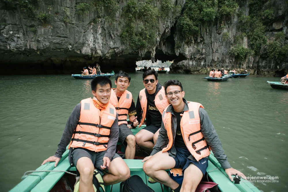 We are the lazy bunch, we opted for Bamboo Boat instead of kayak ourselves.