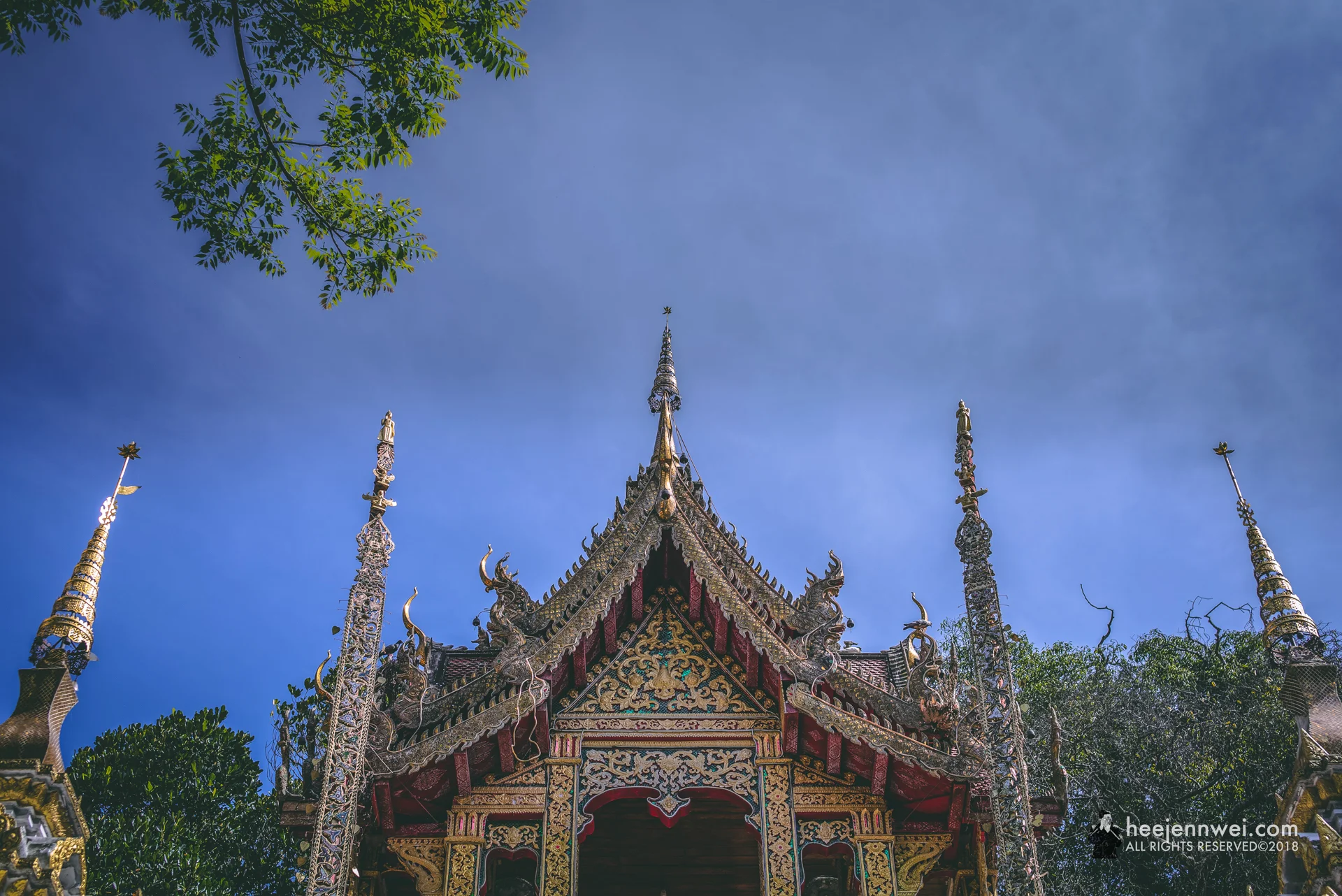 Doi Suthep has an interesting story - the construction began in 1386 and according to legend, the temple was built to hold a piece of bone from the Buddha's shoulder. One of those bones was mounted on a sacred white elephant who climb Doi Suthep mountain and stopped near the peak. The elephant trumpeted three times before dying on the mountain. 