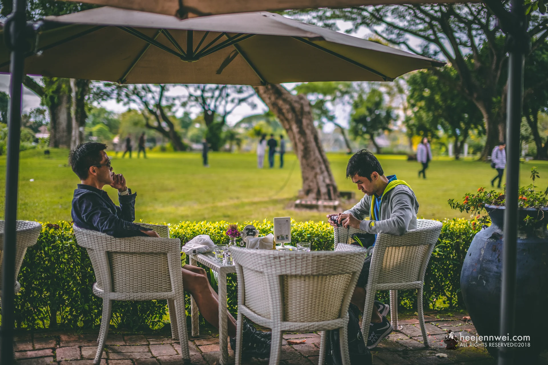 Hi-tea at Manorom Cafe by the river.
