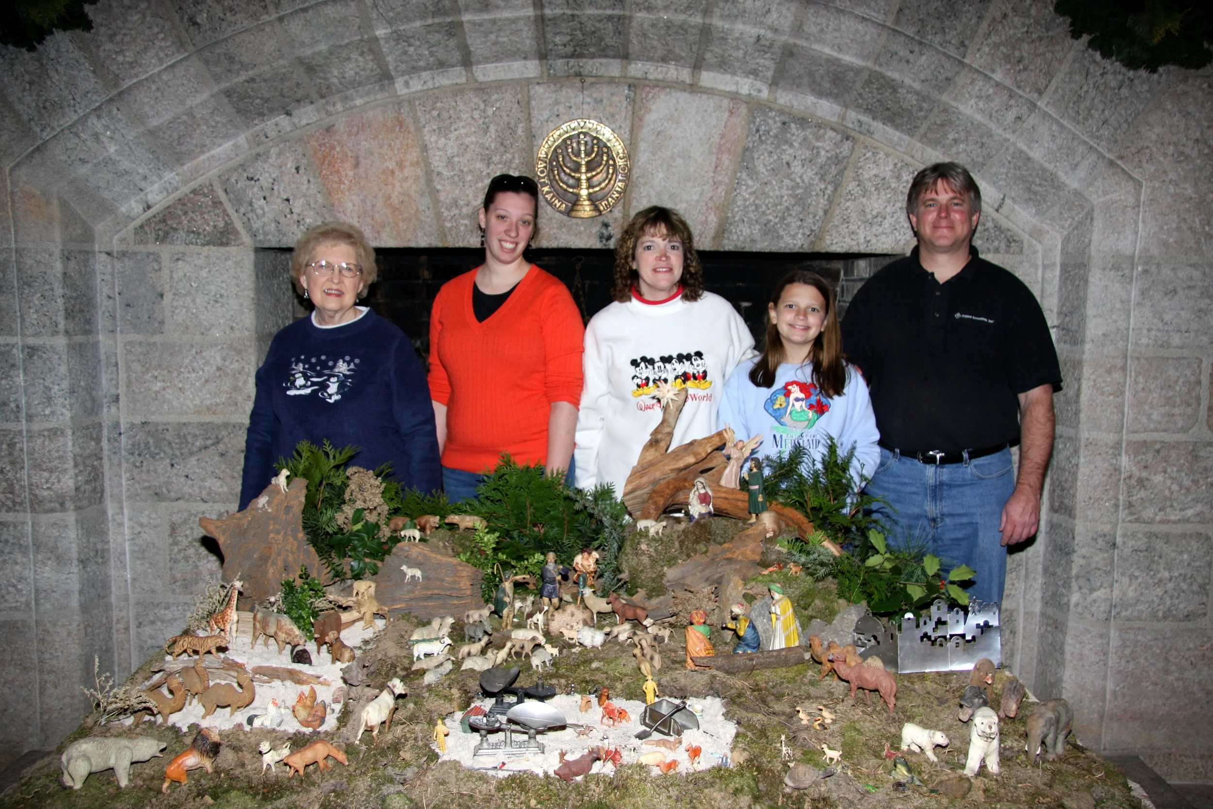 Moravian Putz Assembly Team