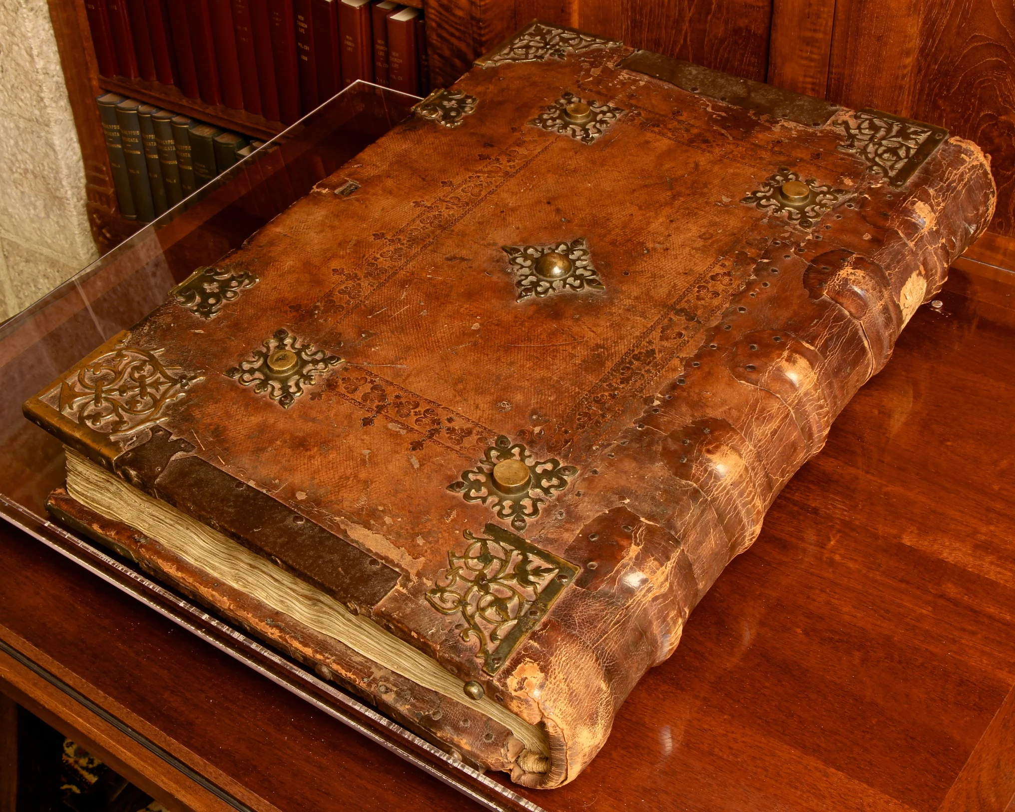 Figure 1: The cover and binding of Glencairn Museum’s manuscript 07.MS.778 showing the binding, metalwork, and tooled leather.