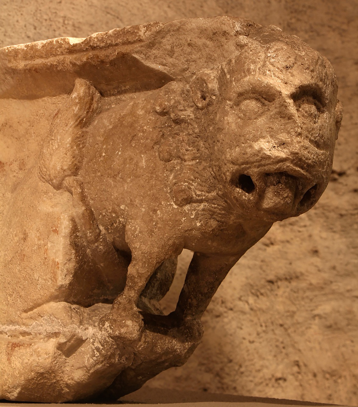 Figure 2: Italian capital with lion. (09.SP.243)