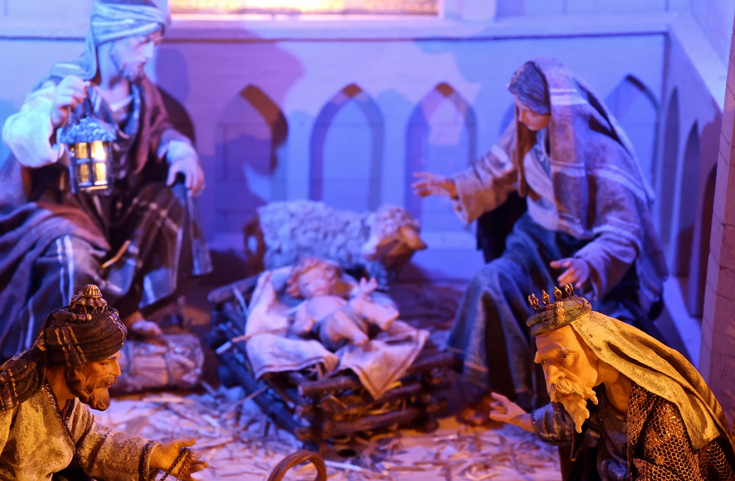 Figure 8: The human and animal figures in The Glencairn Nativity are from Original Heide’s Immanuel Collection . Original Heide is a family-owned workshop in the Italian Alps.