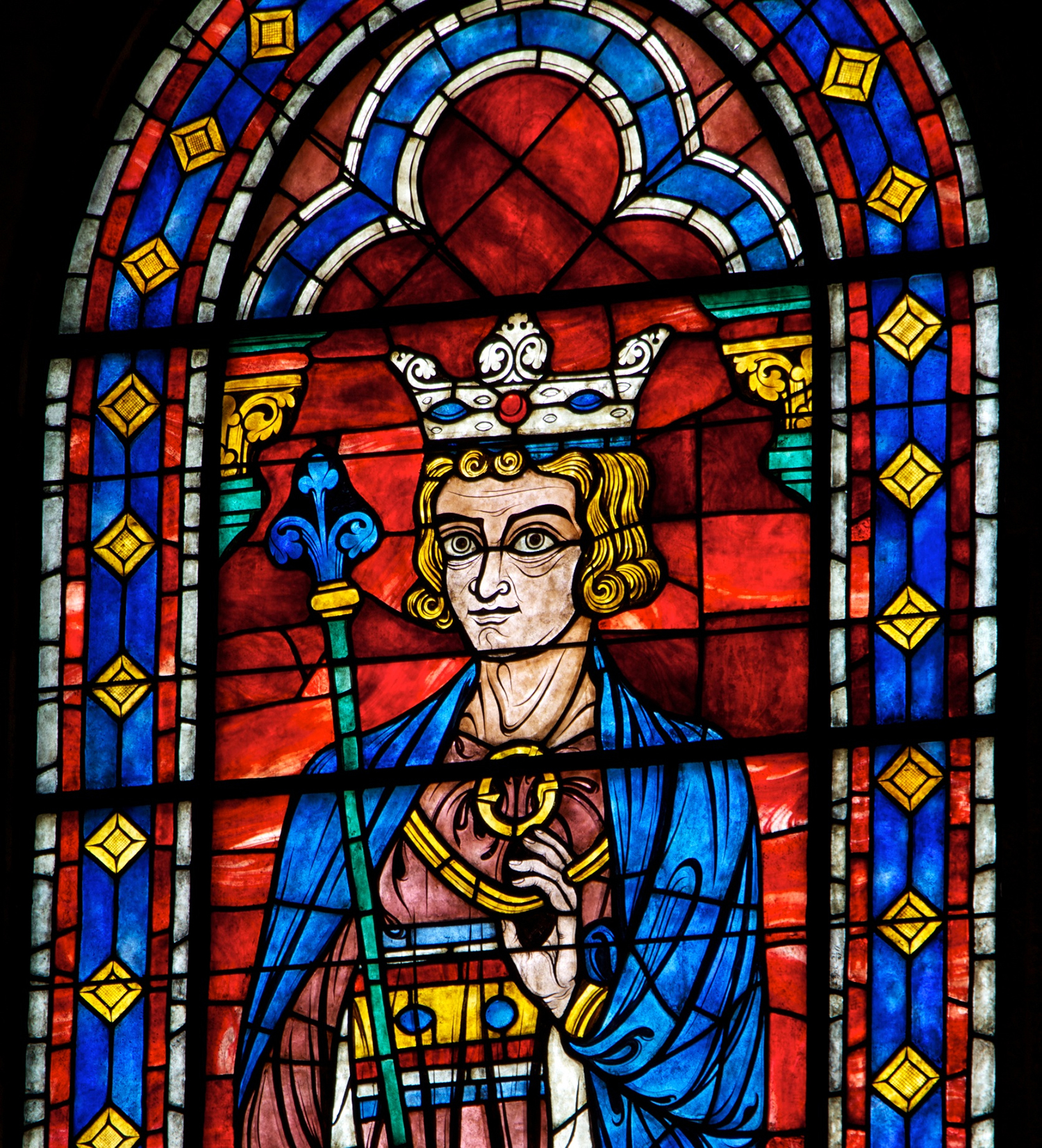 Figure 6: This early 20th-century reproduction of a stained glass window in Chartres Cathedral depicts King Solomon. It was made in the Bryn Athyn glassworks in the 1930s for the north wall of Glencairn’s Great Hall.