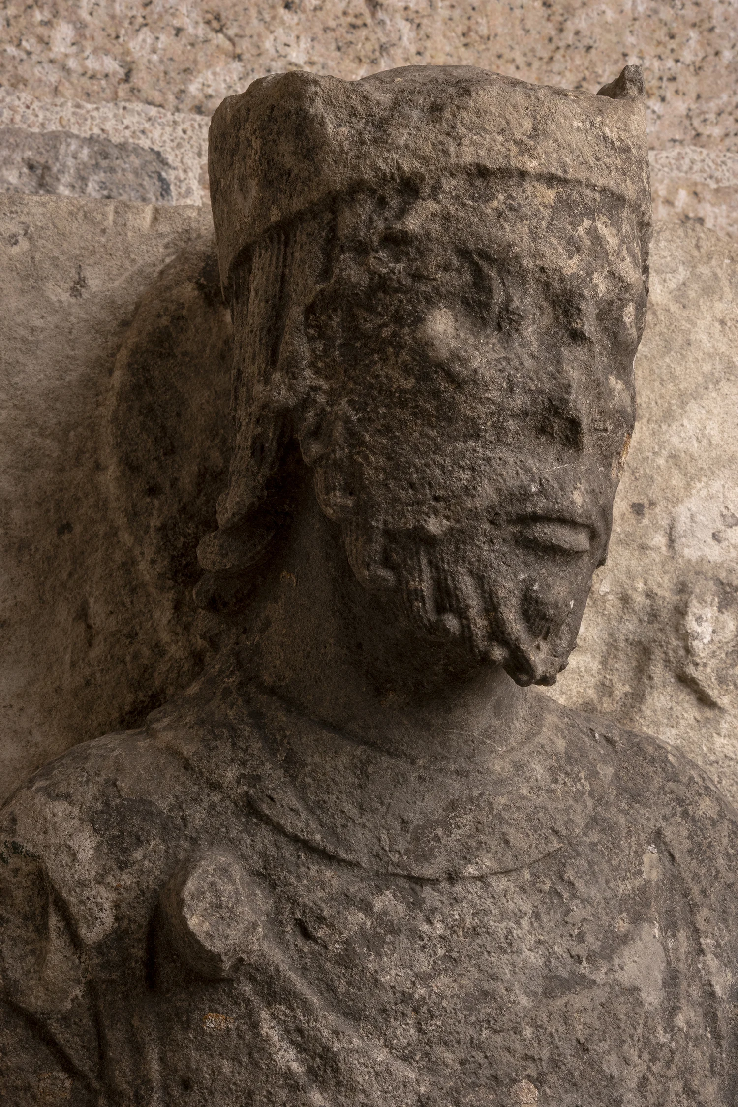 Figure 5: Elder of the Apocalypse, limestone, probably from the church of Notre-Dame-de-la-Couldre, Parthenay, France, c. 1150 (09.SP.93).