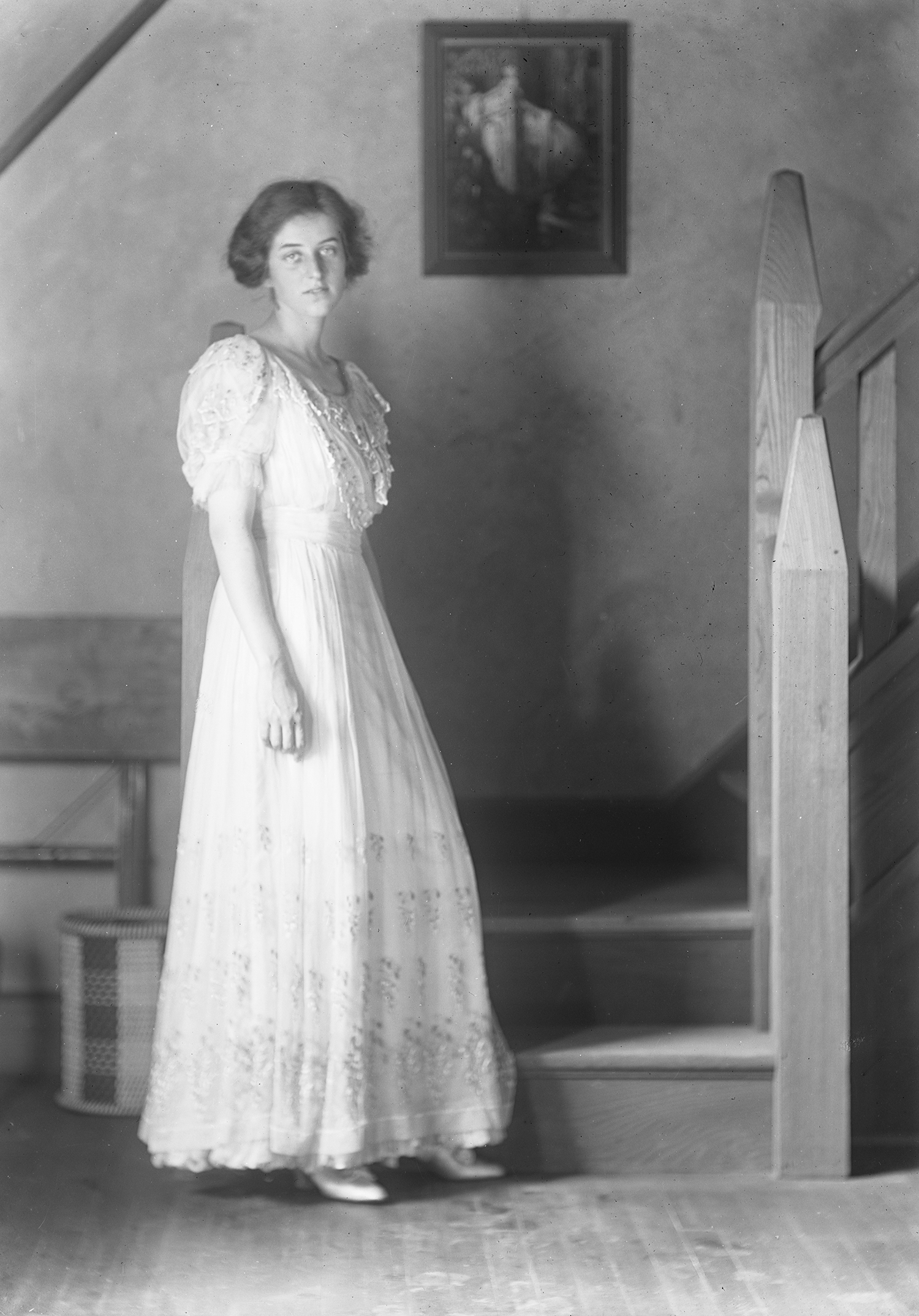 Figure 2: Carina Glen posing in the Cairnwood studio.