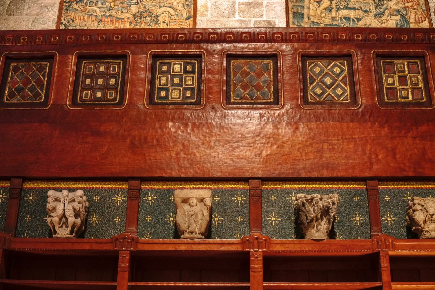 Figure 5: Detail of bookshelves, Great Hall, 1928–39, Glencairn Museum, Bryn Athyn, Pennsylvania. Photo: Jennifer Borland.
