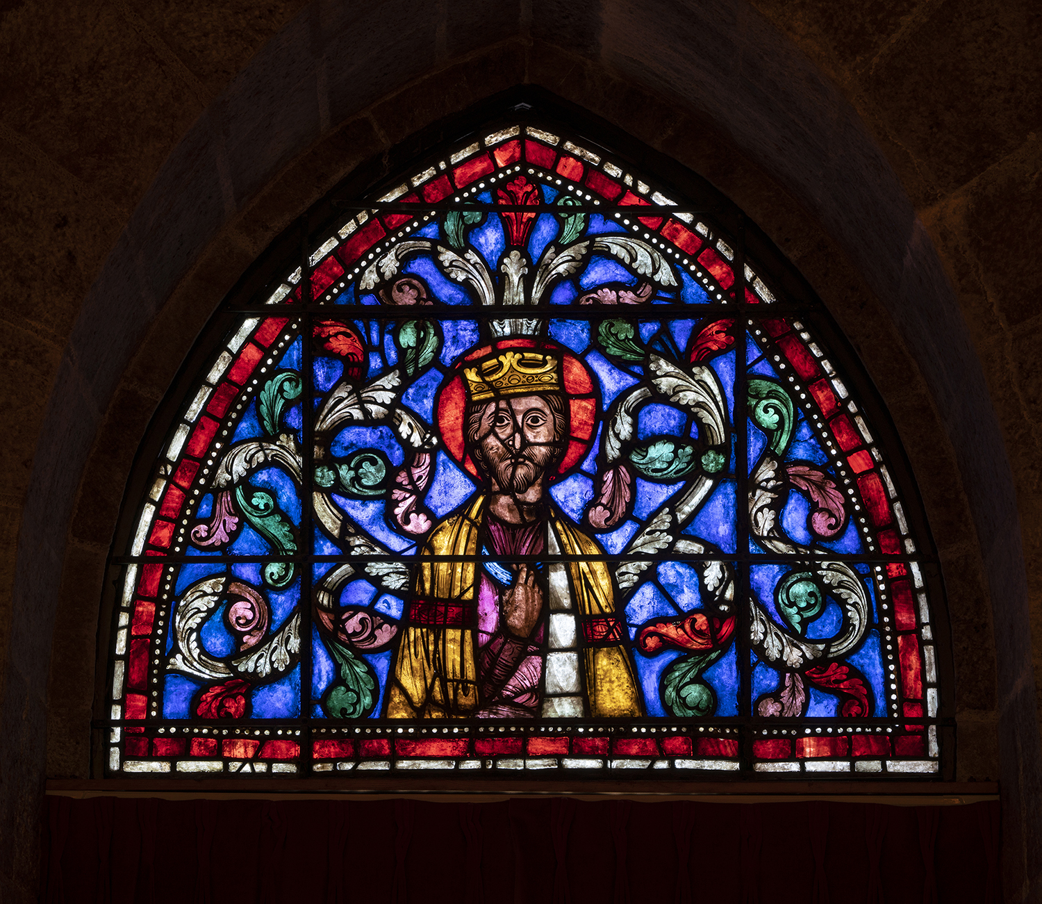 Figure 12: King from a Jesse Tree window, from the axial clerestory window of Soissons Cathedral, c. 1210-1225, now in Glencairn Museum (03.SG.229).