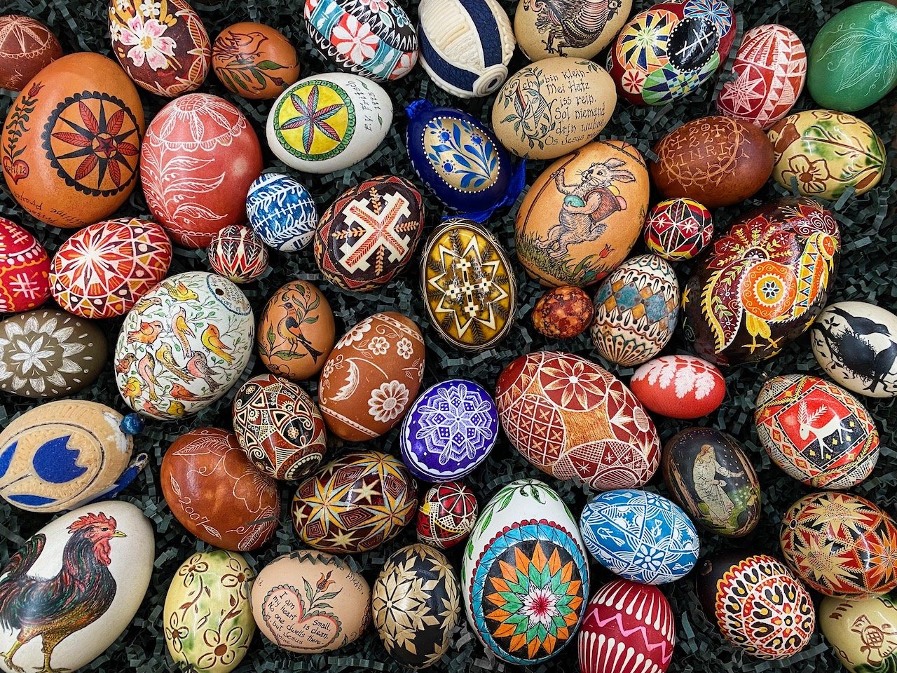 33 AMAZING egg decorating ideas for Easter {ditch the dye!} - It's Always  Autumn