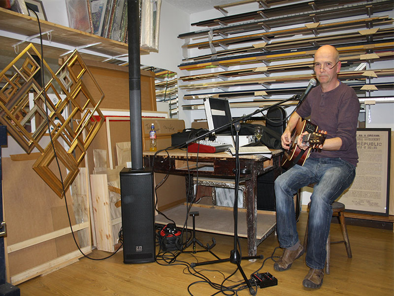Pete playimg some tunes!