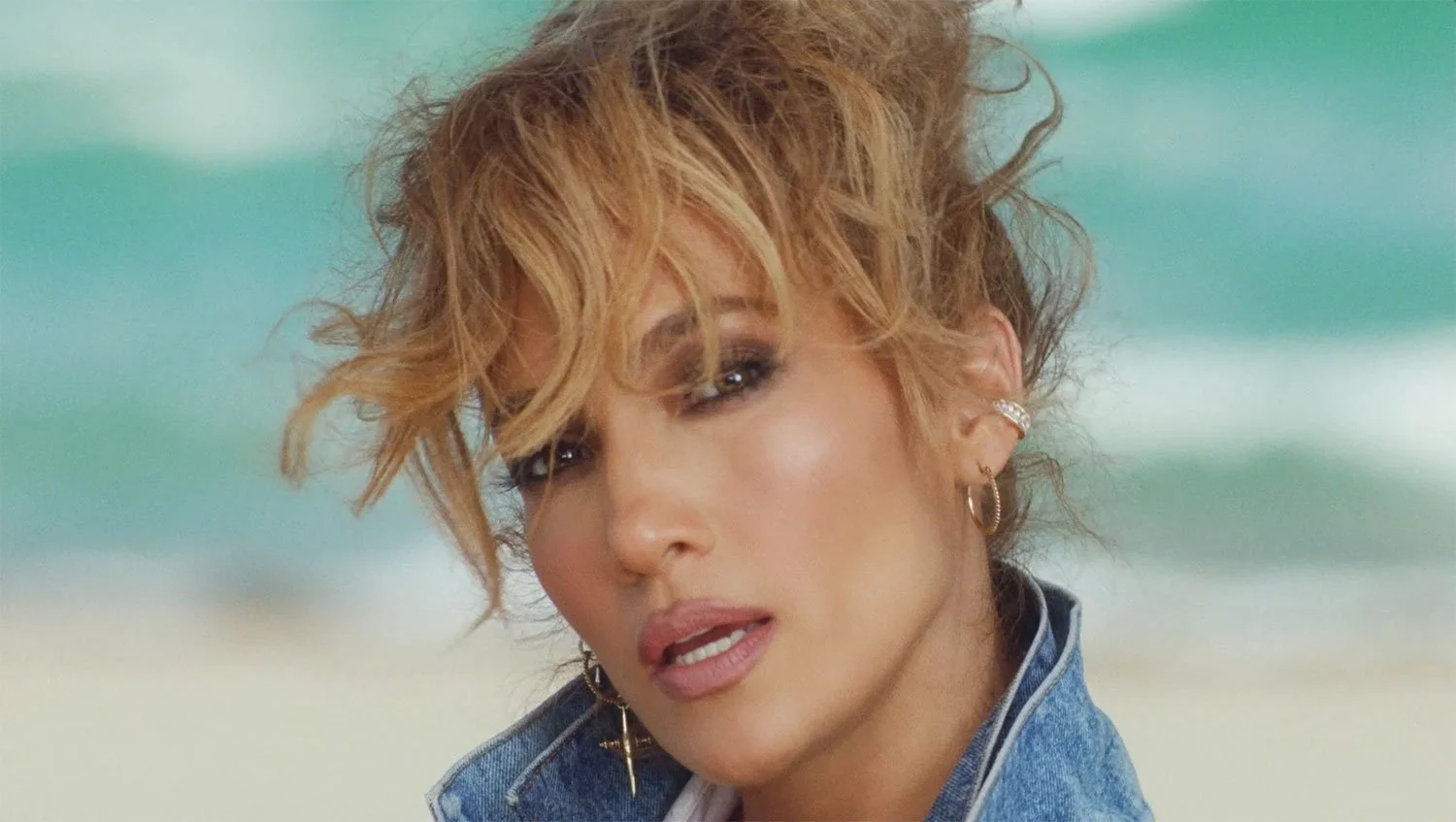 J LO#"Cambia El Paso"