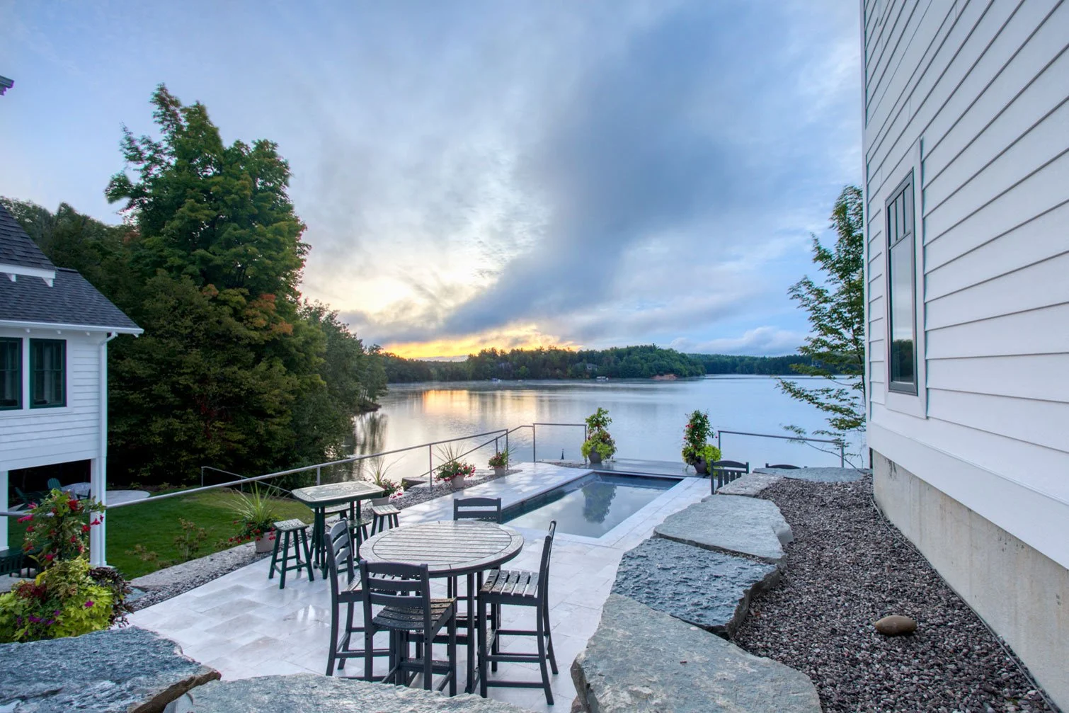 Lakemore Navy Outside view 1.jpg