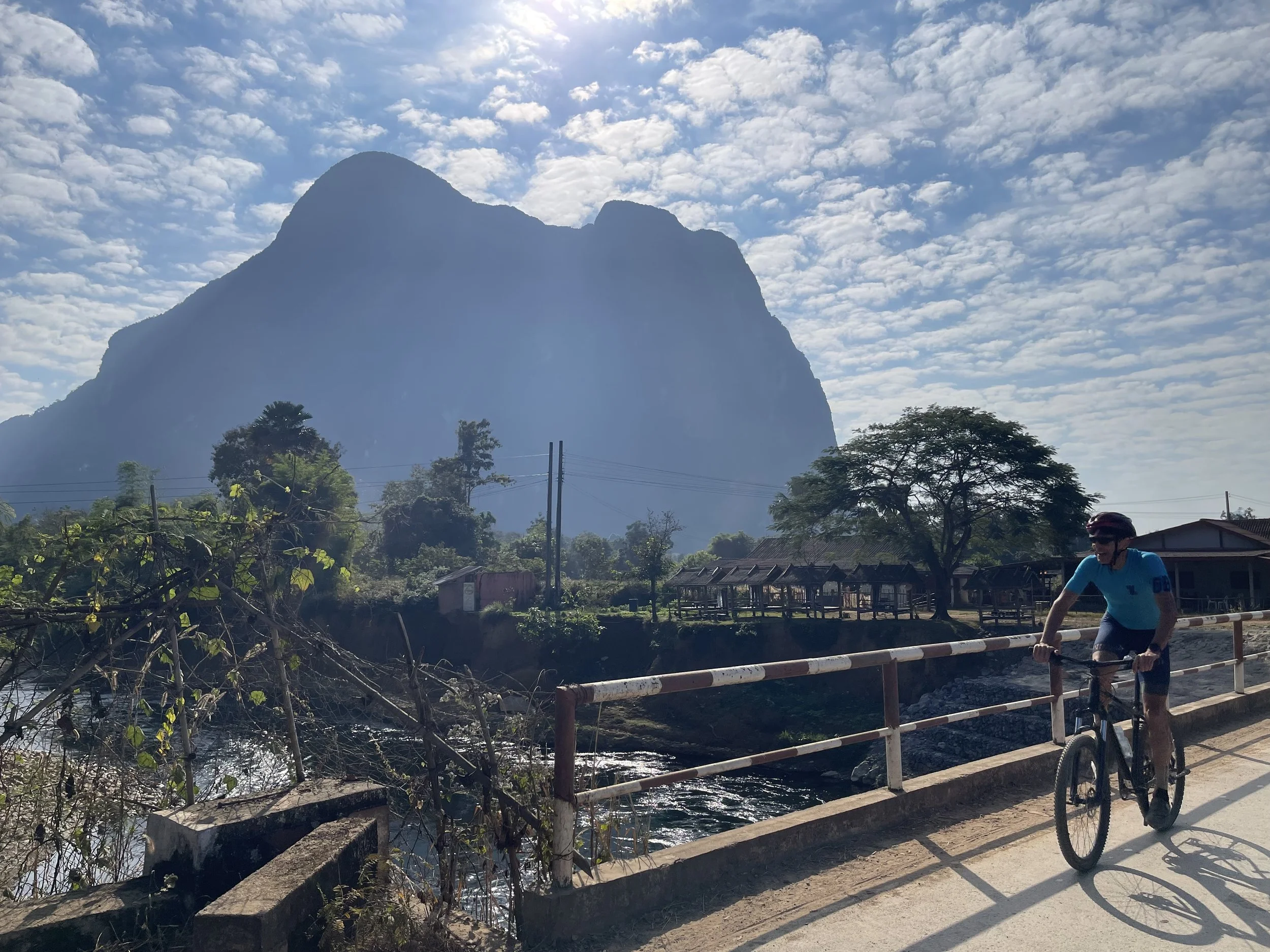 7 day Electric Laos e-scooter  / e- Bike tour 